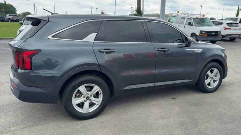 2022 Kia Sorento LX