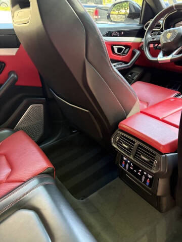 2020 Lamborghini Urus