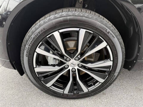 2024 Volvo XC60 B5 Plus Dark Theme