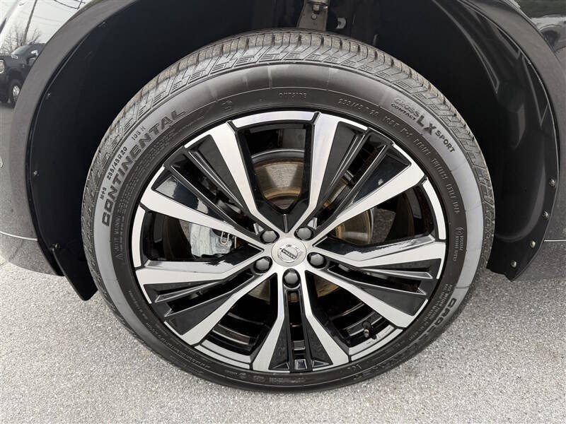 2024 Volvo XC60 B5 Plus Dark Theme