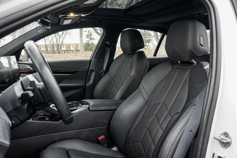 2025 BMW 5 Series 530i xDrive