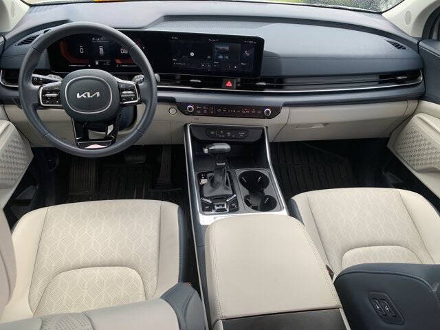 2025 Kia Carnival EX