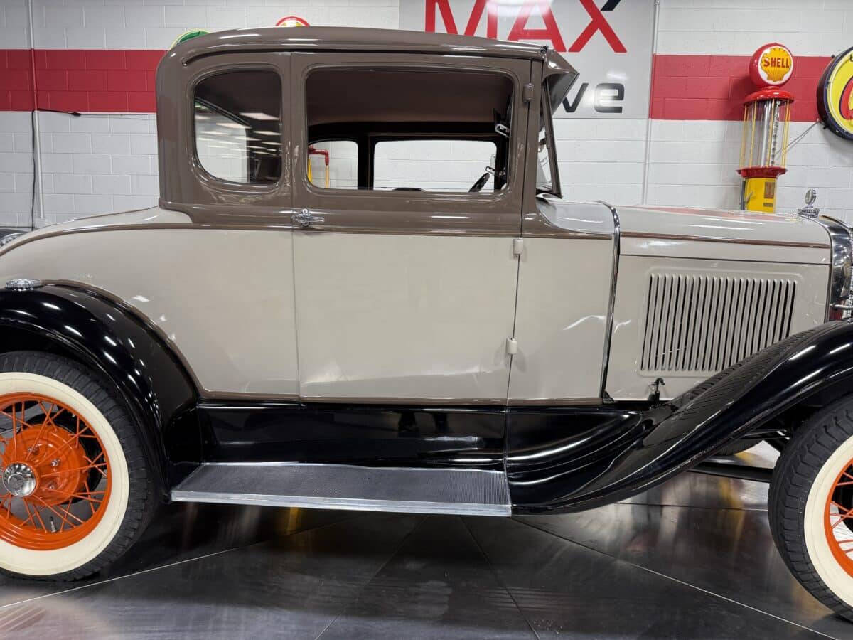 1930 Ford Model A 23
