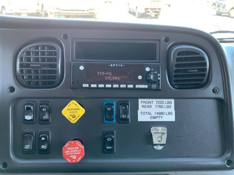 2016 Freightliner M2 106