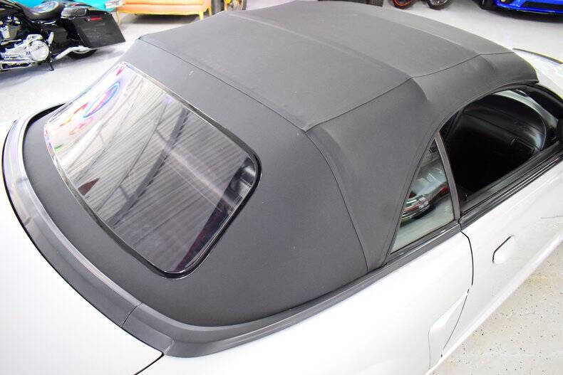 2004 Ford Mustang Deluxe