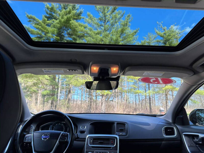 2015 Volvo V60 Cross Country T5