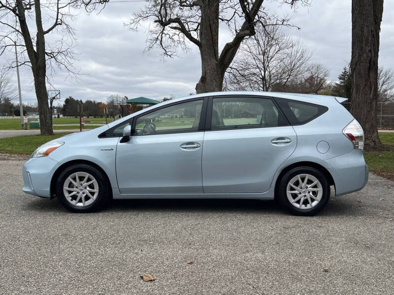 2012 Toyota Prius v Two