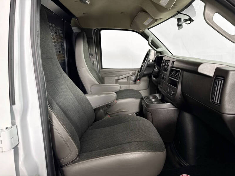 2024 GMC Savana 2500