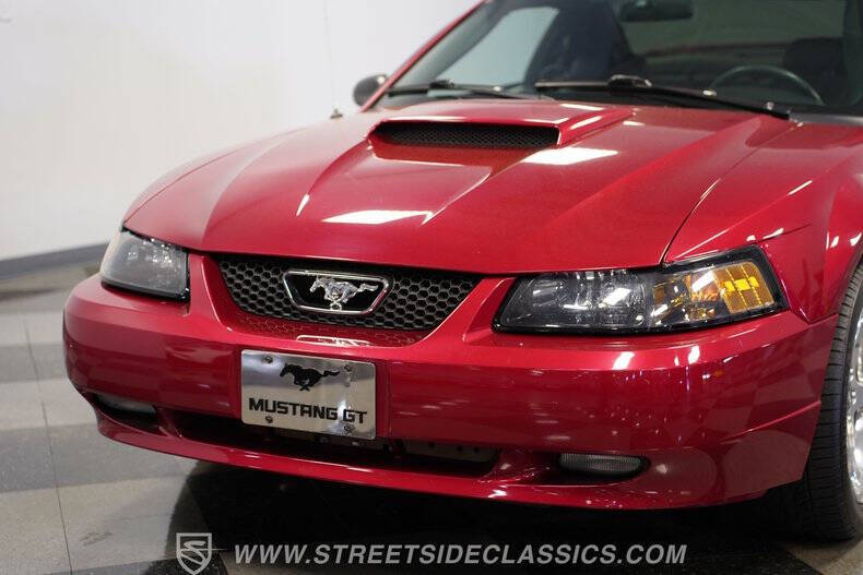 2004 Ford Mustang GT Deluxe
