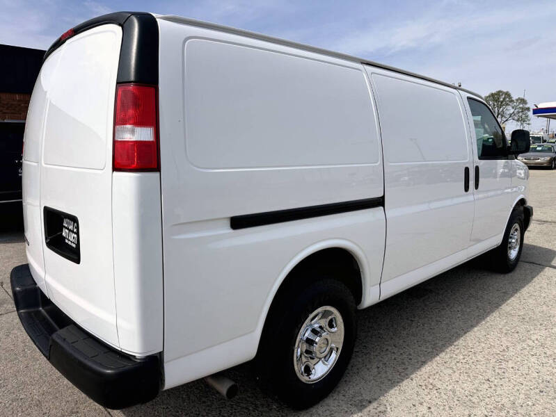 2021 Chevrolet Express 2500