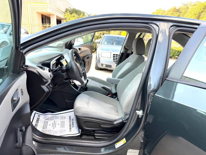 2017 Chevrolet Sonic LS Manual