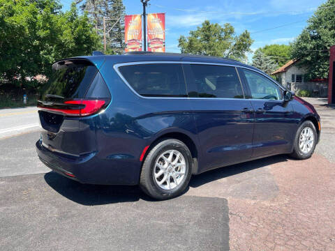 2022 Chrysler Pacifica Touring L