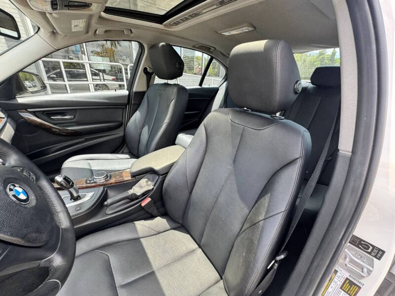 2015 BMW 3 Series 320i