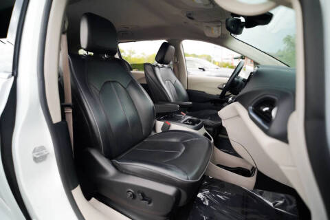 2018 Chrysler Pacifica Hybrid Limited