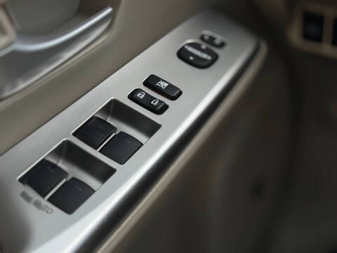 2014 Toyota Prius v Five