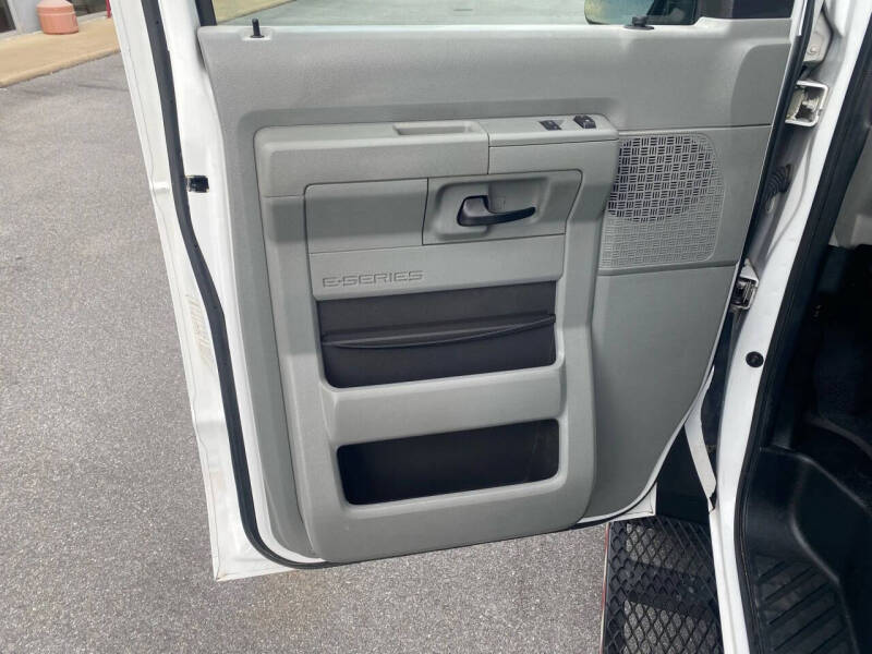 2012 Ford E-Series E-350 SD