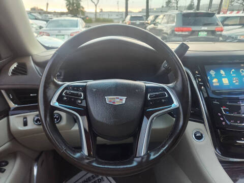 2015 Cadillac Escalade Luxury