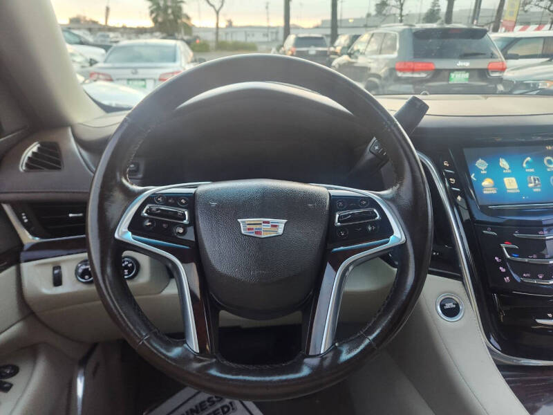 2015 Cadillac Escalade Luxury