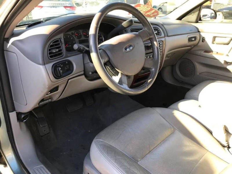 2005 Ford Taurus SEL