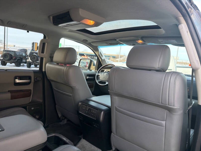 2010 Toyota Sequoia Platinum