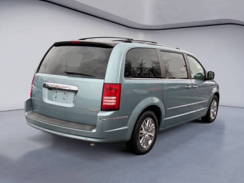 2010 Chrysler Town and Country Limited