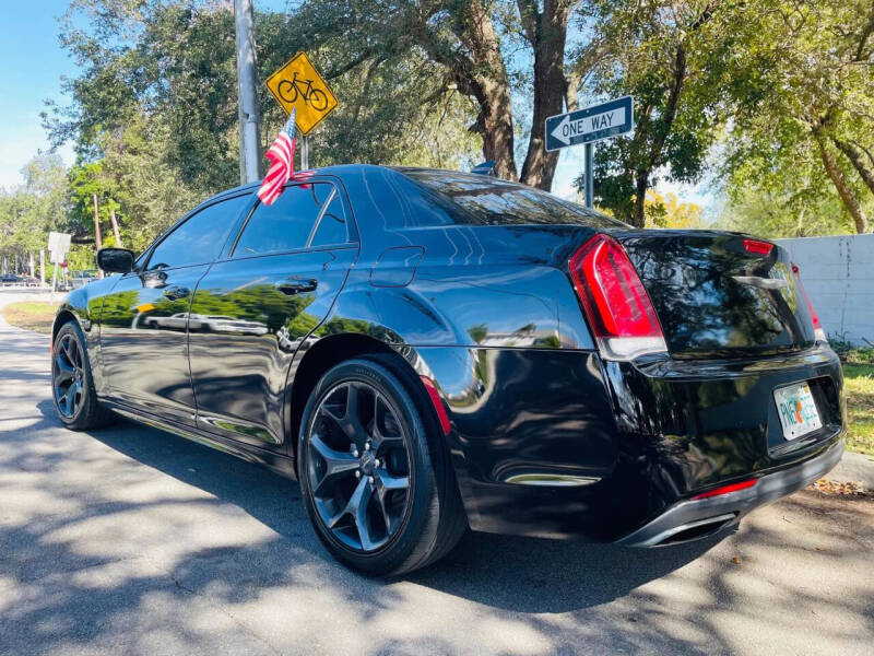 2023 Chrysler 300 Touring L