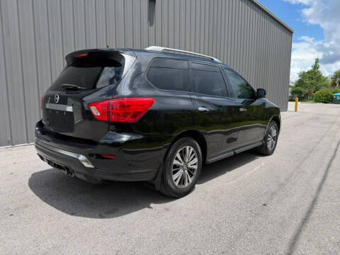 2017 Nissan Pathfinder SL