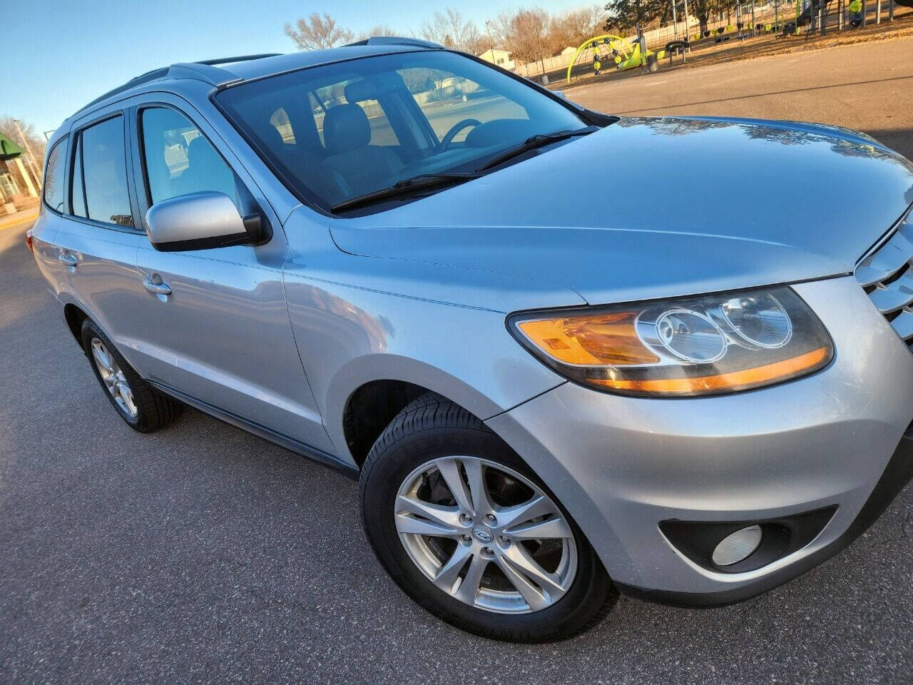 2011 Hyundai SANTA FE for sale at Xtra Mile Auto Sales LLC in Cambridge, MN