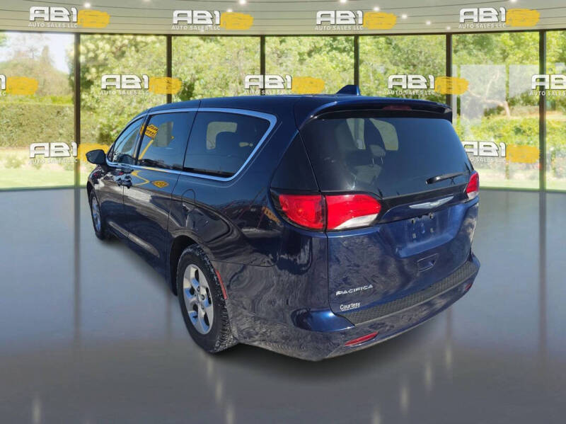 2017 Chrysler Pacifica LX
