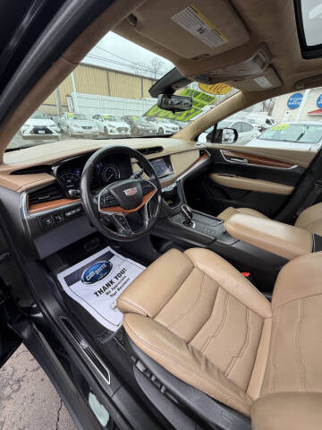 2017 Cadillac XT5 Platinum