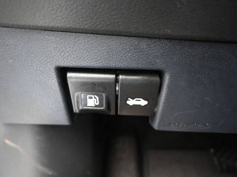 2022 Nissan Kicks SR