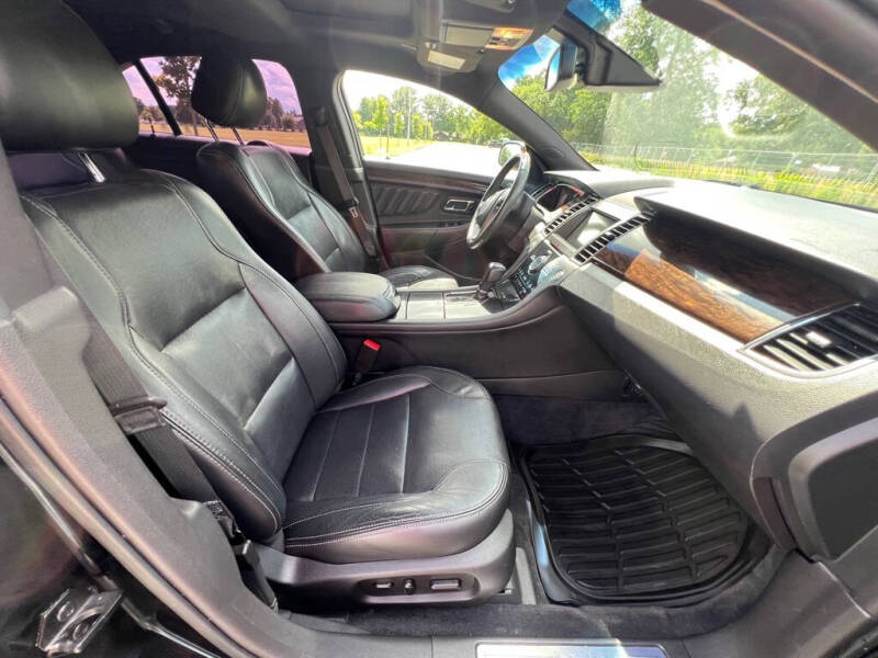 2017 Ford Taurus Limited