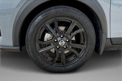 2021 Nissan Kicks SR