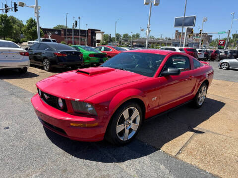 2005 Ford Mustang GT Deluxe
