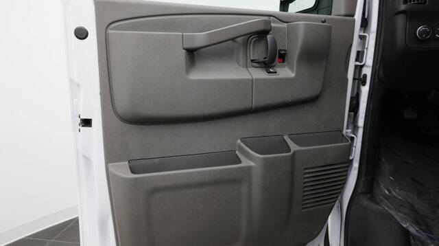 2023 Chevrolet Express 2500