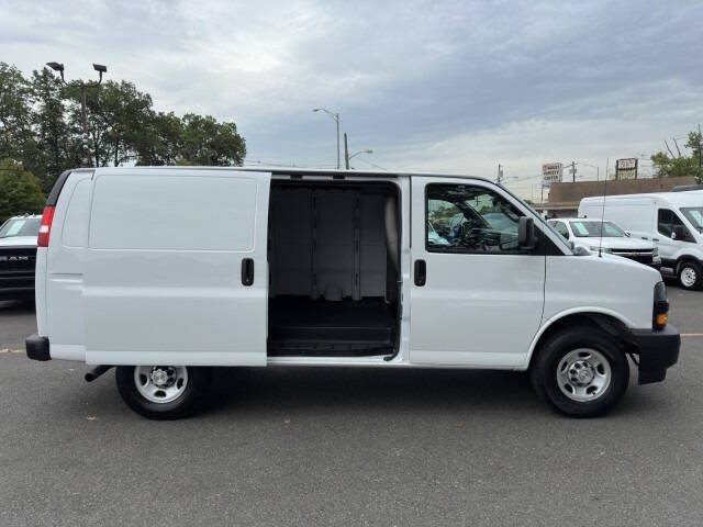2023 Chevrolet Express 2500