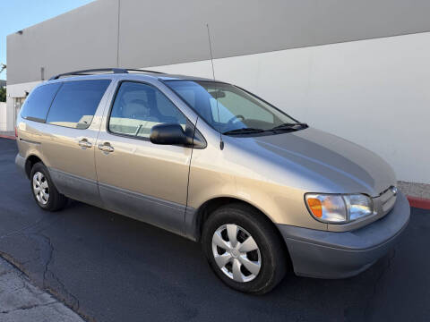 2000 Toyota Sienna LE