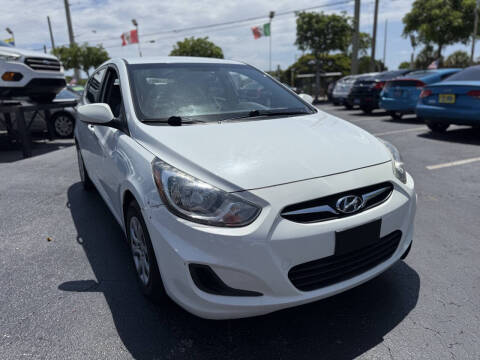 2012 Hyundai Accent GS
