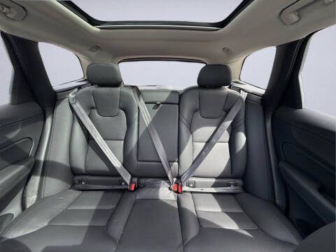 2024 Volvo XC60 B5 Plus Dark Theme