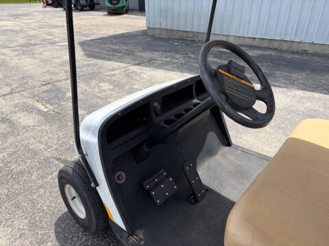 2018 E-Z-GO  Shuttle 4