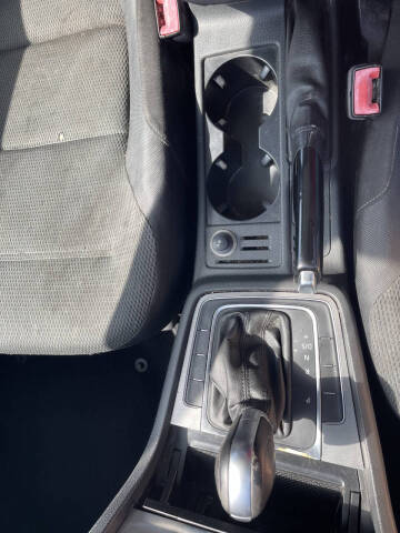 2016 Volkswagen Golf TSI S