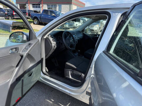 2011 Volkswagen Tiguan S 4Motion