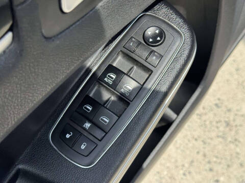 2019 Chrysler 300 S