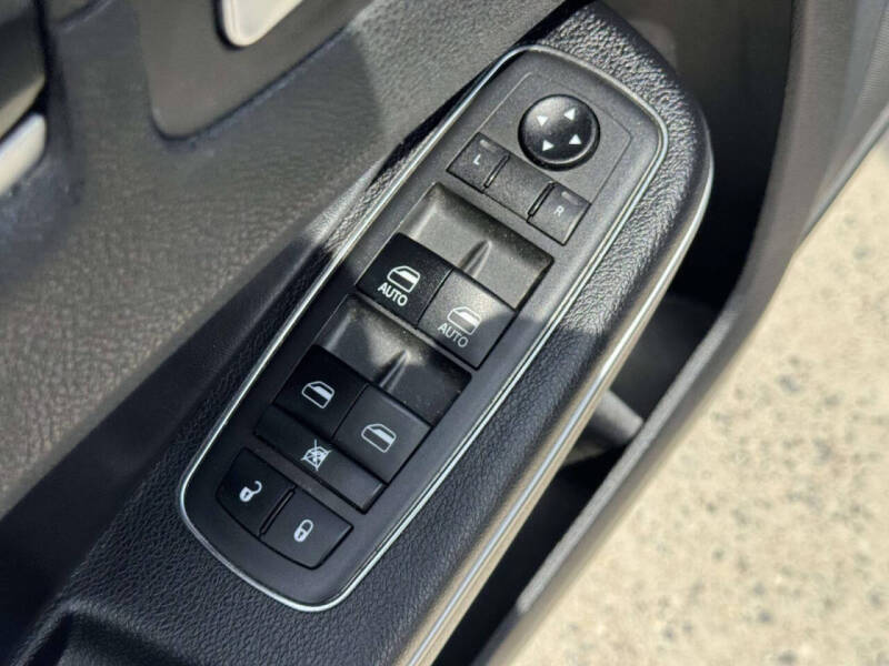 2019 Chrysler 300 S