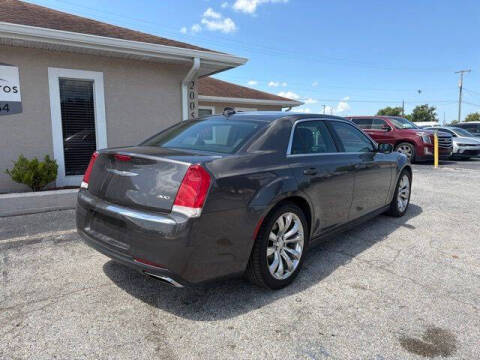 2017 Chrysler 300 Limited
