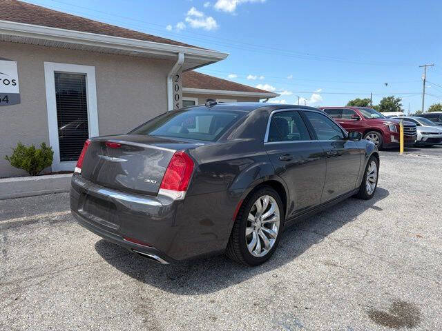 2017 Chrysler 300 Limited