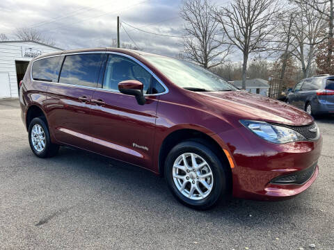 2022 Chrysler Voyager LX