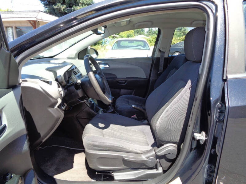 2013 Chevrolet Sonic LT Manual