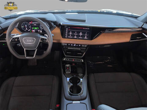 2022 Audi e-tron GT quattro Premium Plus