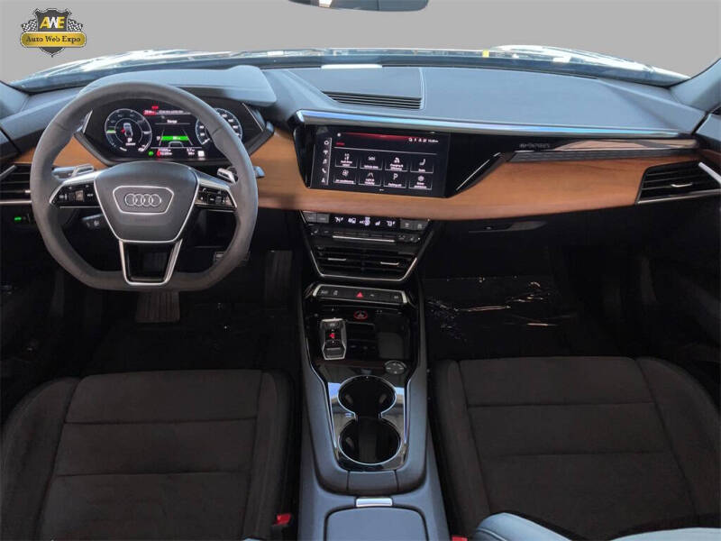 2022 Audi e-tron GT quattro Premium Plus